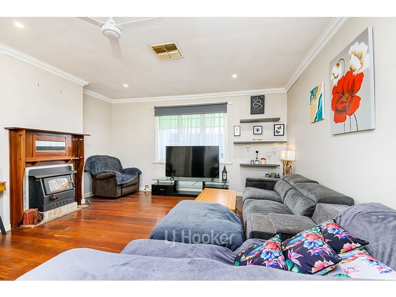 68 Deakin Street, Collie WA 6225