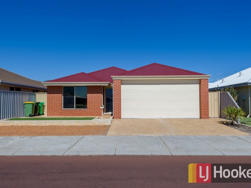 18 Murtin Road, Dalyellup WA 6230