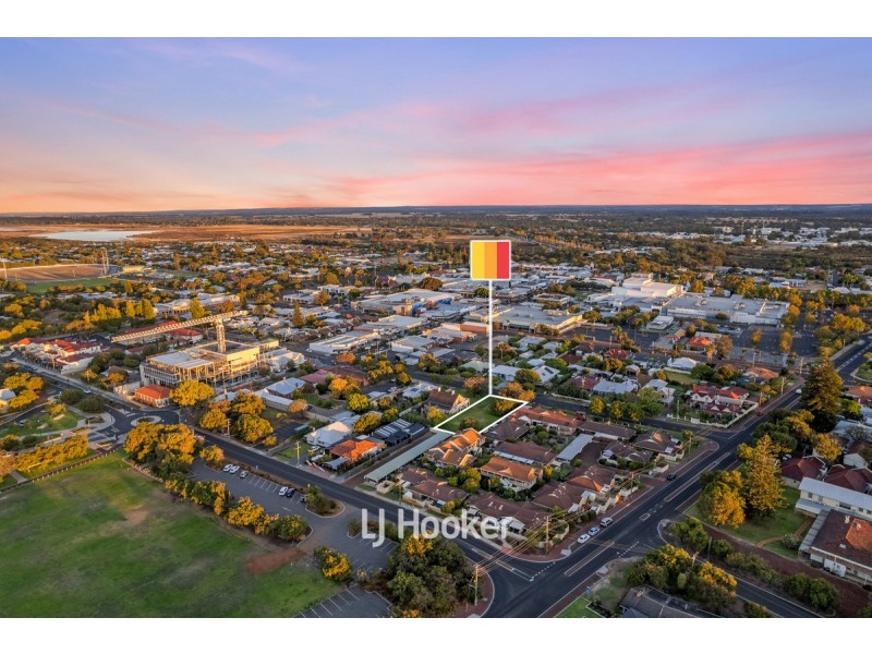 11 Adelaide Street, Busselton WA 6280