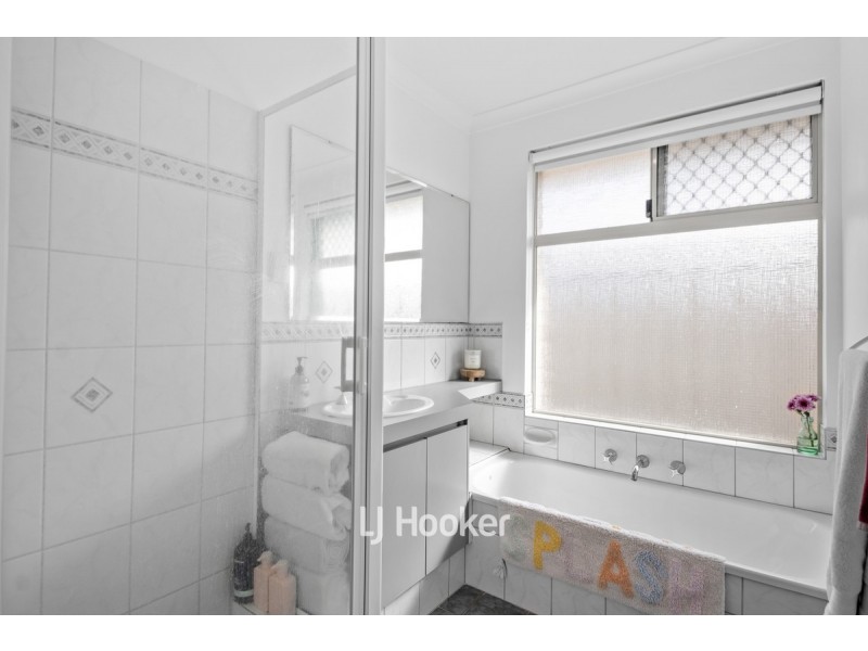 16 Raglan Street, Carey Park WA 6230