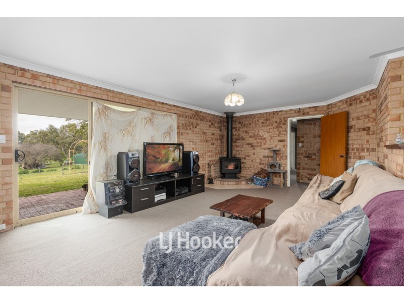 6 O’Neil Grove, Dardanup West WA 6236
