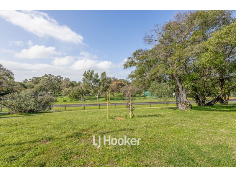 6 O’Neil Grove, Dardanup West WA 6236