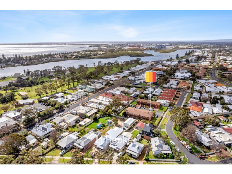 10/4 Braund Street, Bunbury WA 6230