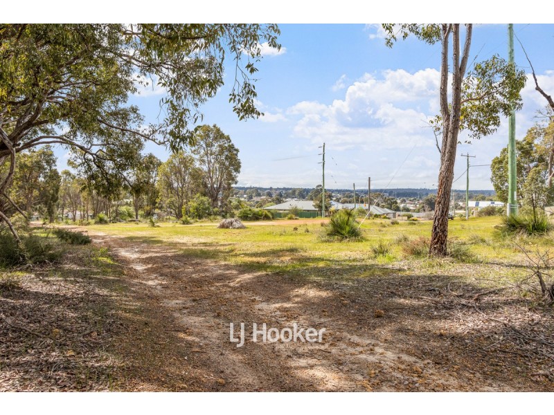 32 Wellington Boulevard, Collie WA 6225