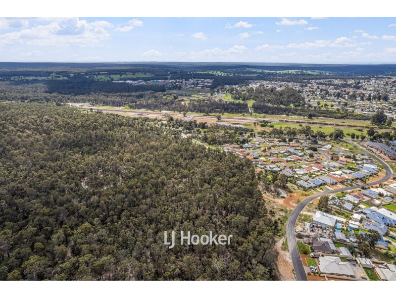 32 Wellington Boulevard, Collie WA 6225