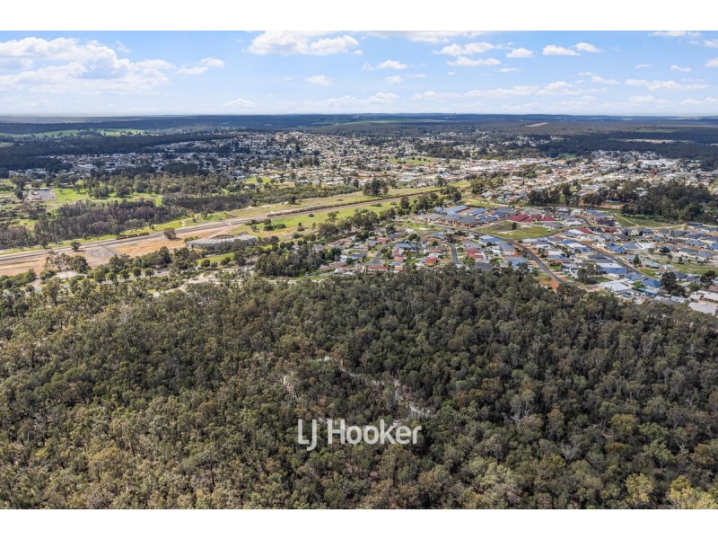 32 Wellington Boulevard, Collie WA 6225