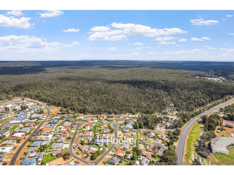 32 Wellington Boulevard, Collie WA 6225