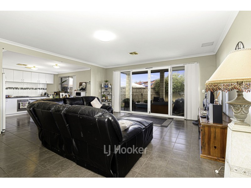 12 Dravite Way, Dalyellup WA 6230