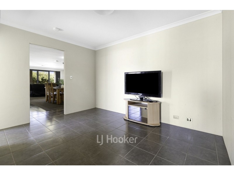 12 Dravite Way, Dalyellup WA 6230