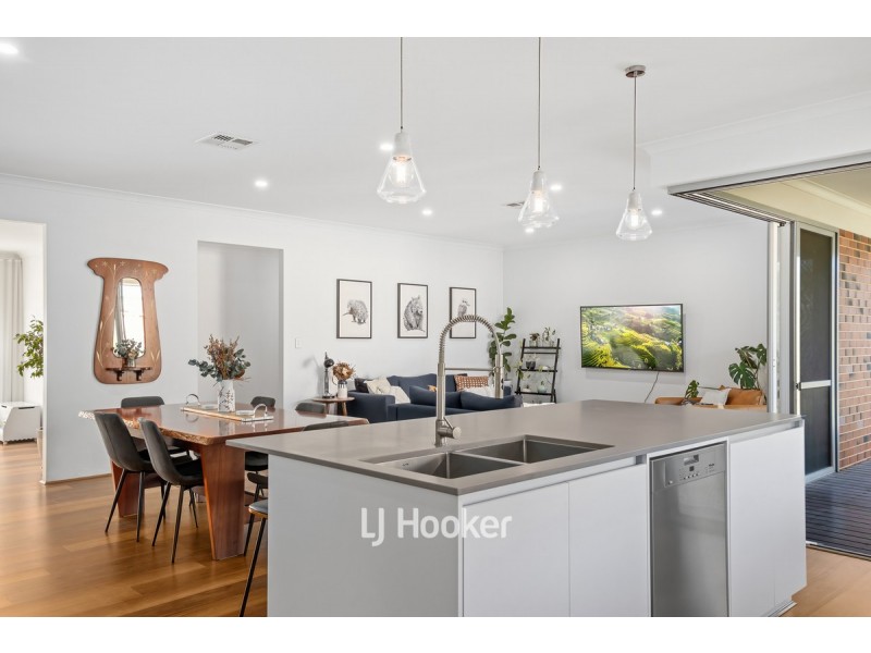 3 Glenelg Drive, Millbridge WA 6232