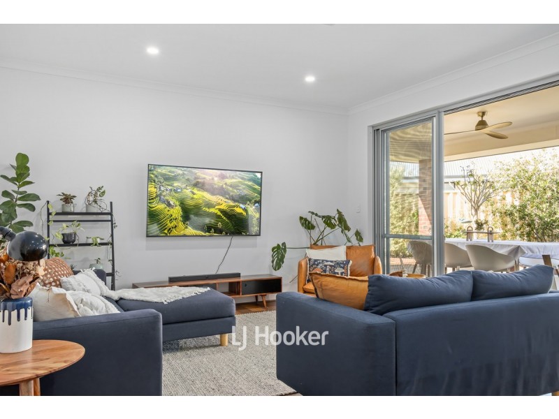 3 Glenelg Drive, Millbridge WA 6232