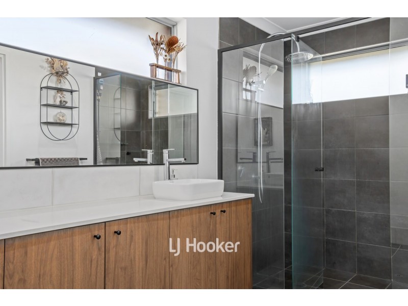 3 Glenelg Drive, Millbridge WA 6232