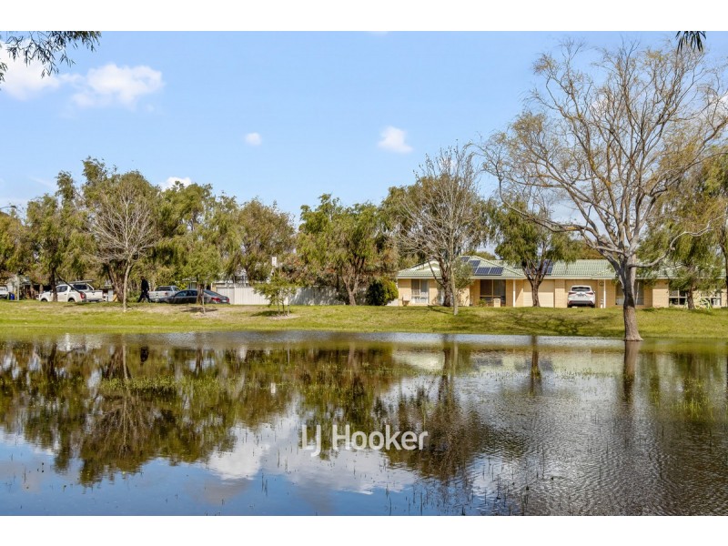 1/4 Butcherbird Place, West Busselton WA 6280