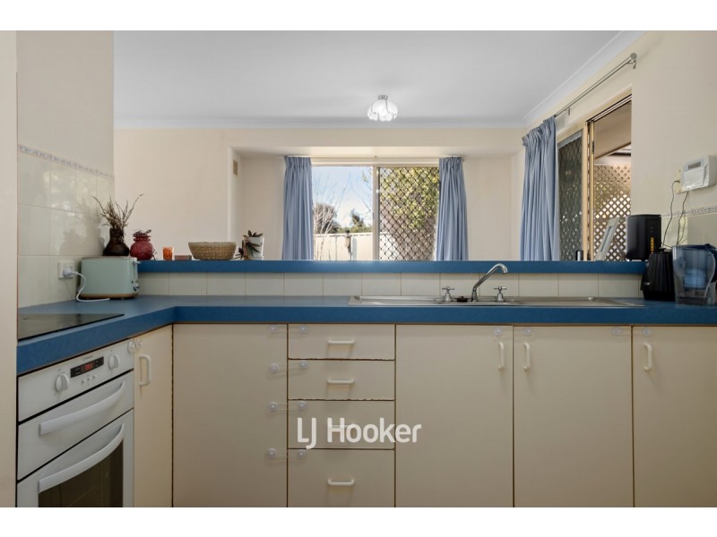 1/4 Butcherbird Place, West Busselton WA 6280