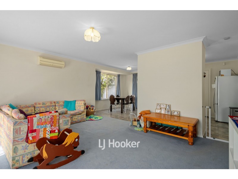 1/4 Butcherbird Place, West Busselton WA 6280