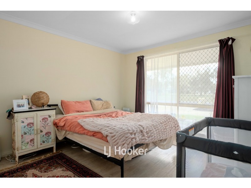 1/4 Butcherbird Place, West Busselton WA 6280