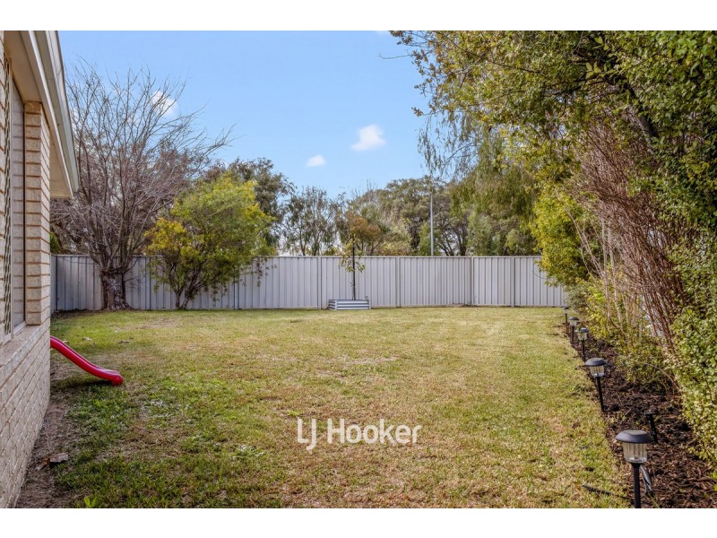 1/4 Butcherbird Place, West Busselton WA 6280