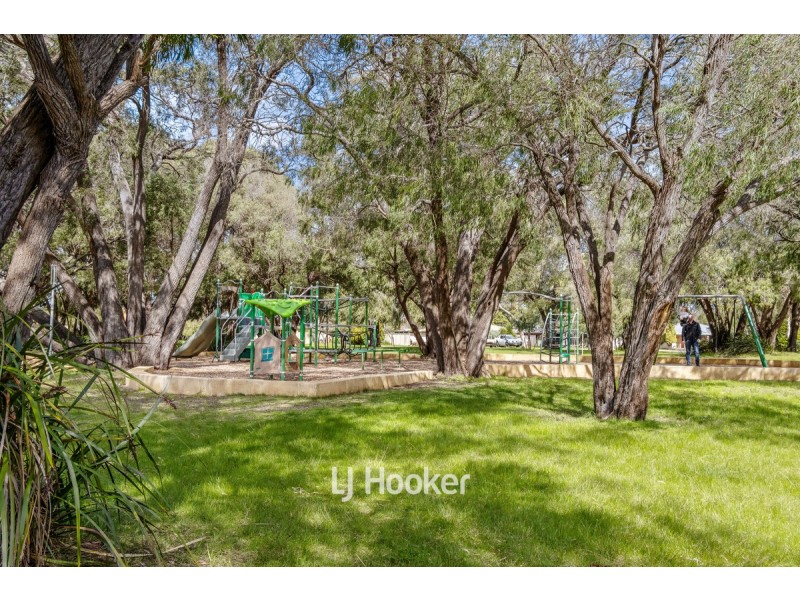1/4 Butcherbird Place, West Busselton WA 6280