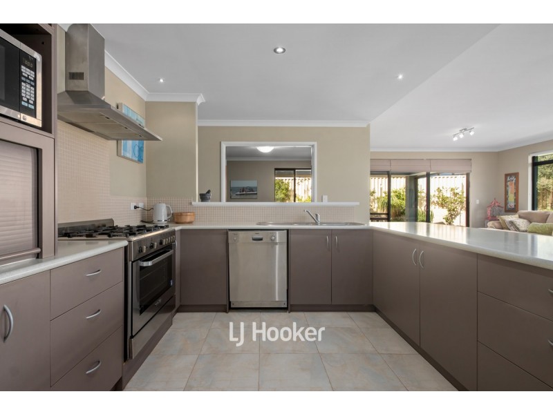 4 Topaz Way, Dalyellup WA 6230