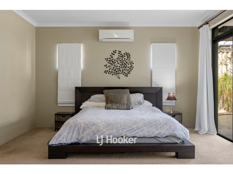 4 Topaz Way, Dalyellup WA 6230