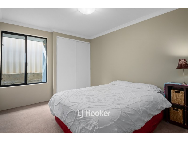 4 Topaz Way, Dalyellup WA 6230