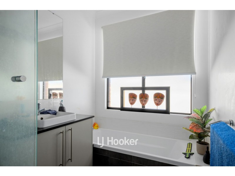 2 Pisces Way, Australind WA 6233