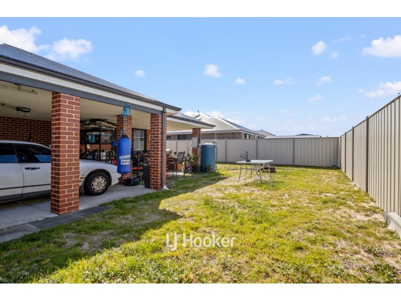 2 Pisces Way, Australind WA 6233