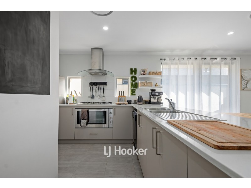 97 Grandite Fairway, Australind WA 6233