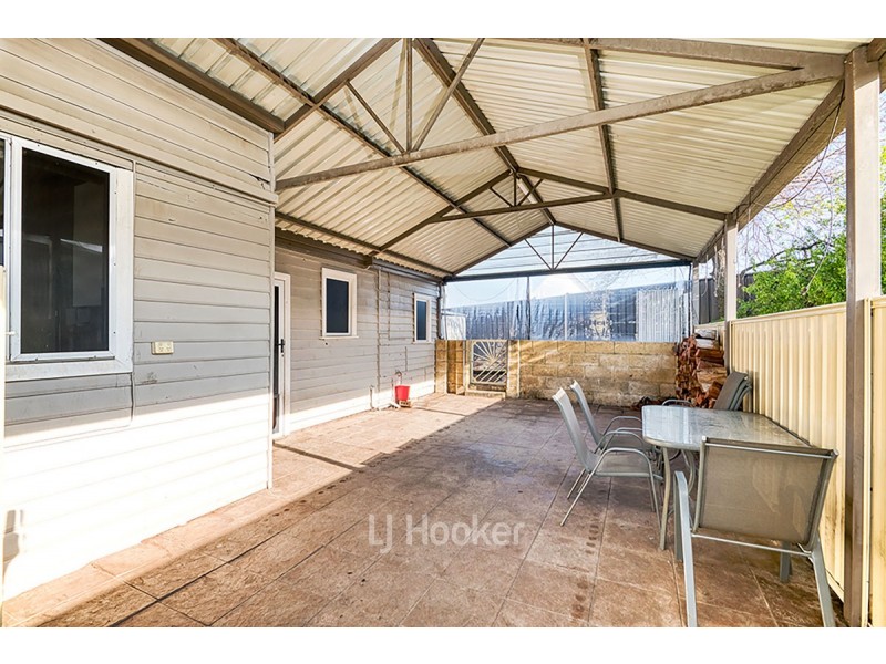 68 Deakin Street, Collie WA 6225