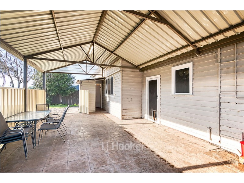68 Deakin Street, Collie WA 6225