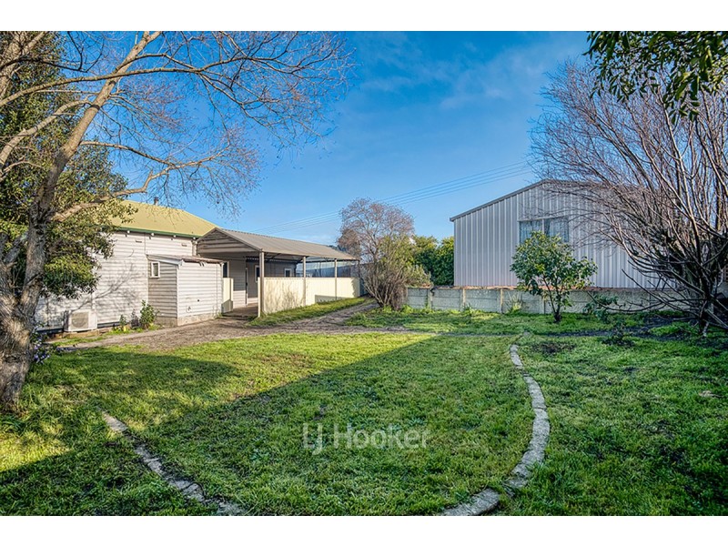 68 Deakin Street, Collie WA 6225