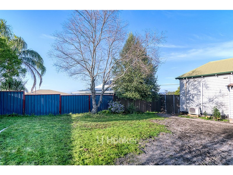 68 Deakin Street, Collie WA 6225