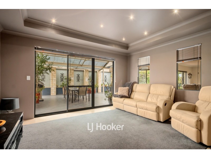 33 Naroona Drive, Dalyellup WA 6230