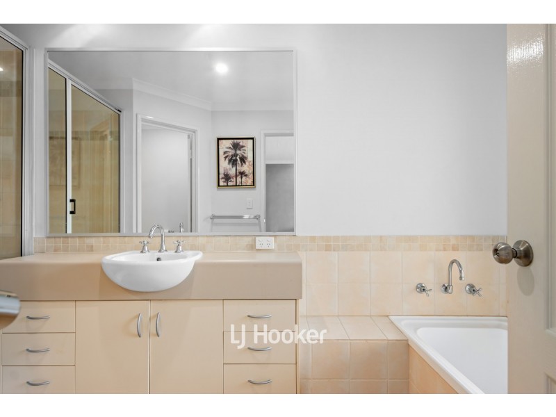 33 Naroona Drive, Dalyellup WA 6230