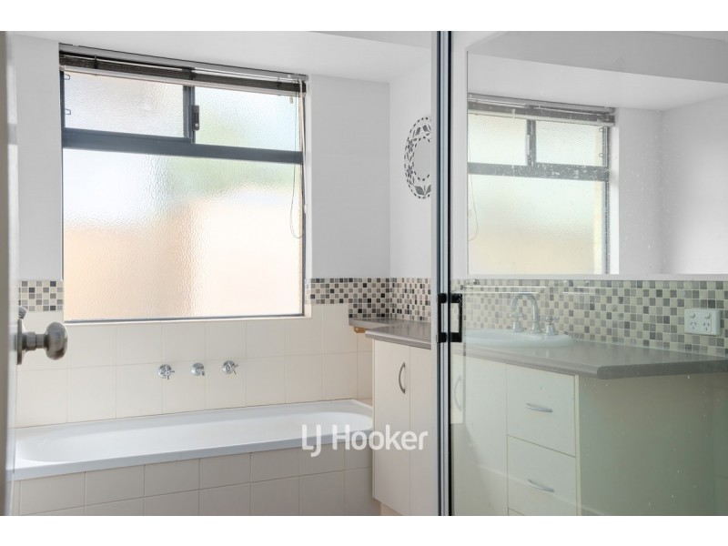 33 Naroona Drive, Dalyellup WA 6230