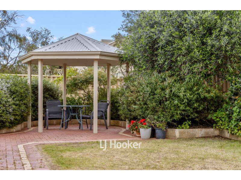 33 Naroona Drive, Dalyellup WA 6230