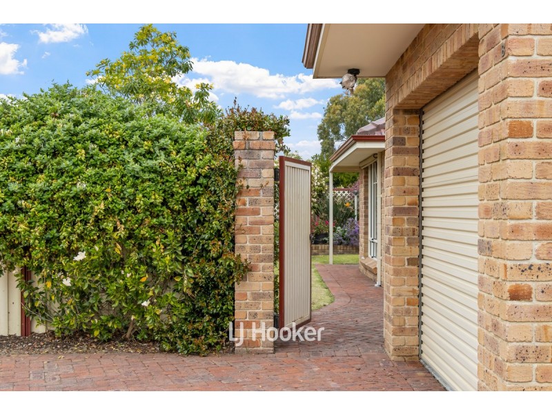 24A Butcherbird Court, Eaton WA 6232