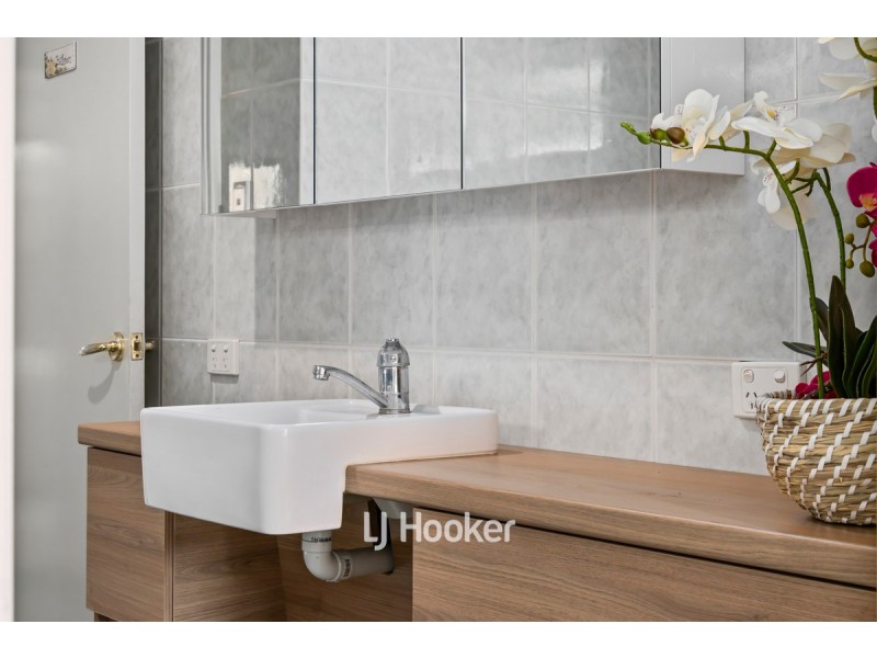 24A Butcherbird Court, Eaton WA 6232