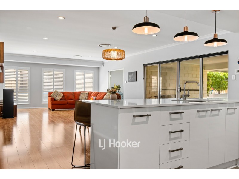 8 Adeline Drive, Millbridge WA 6232