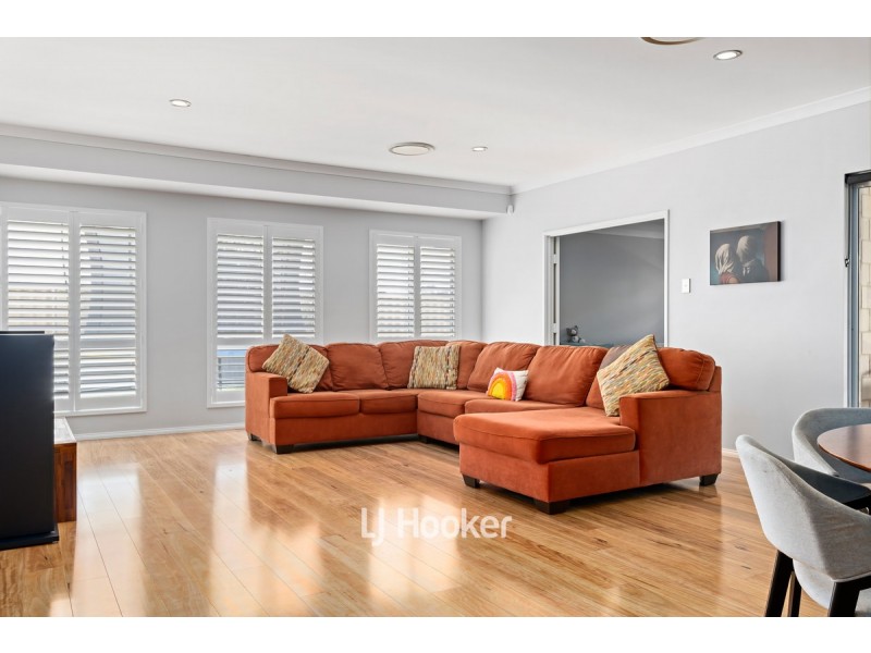 8 Adeline Drive, Millbridge WA 6232