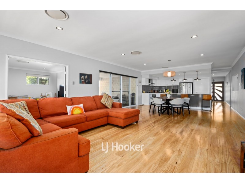 8 Adeline Drive, Millbridge WA 6232