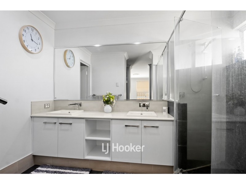 8 Adeline Drive, Millbridge WA 6232