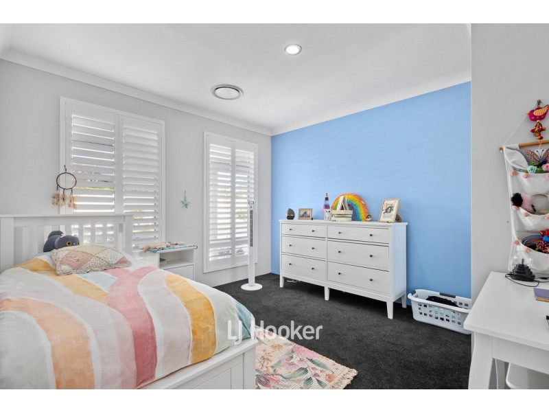 8 Adeline Drive, Millbridge WA 6232