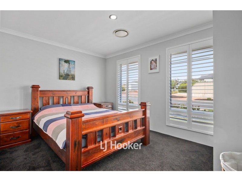 8 Adeline Drive, Millbridge WA 6232