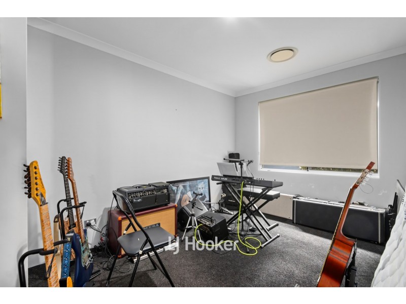 8 Adeline Drive, Millbridge WA 6232