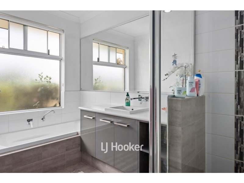 8 Adeline Drive, Millbridge WA 6232