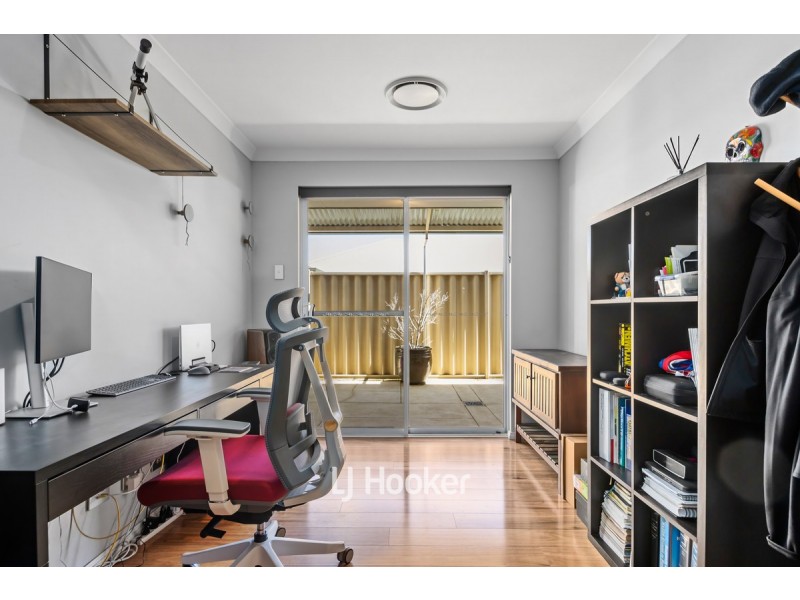 8 Adeline Drive, Millbridge WA 6232