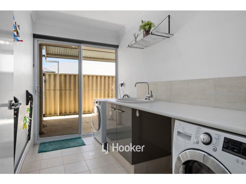 8 Adeline Drive, Millbridge WA 6232