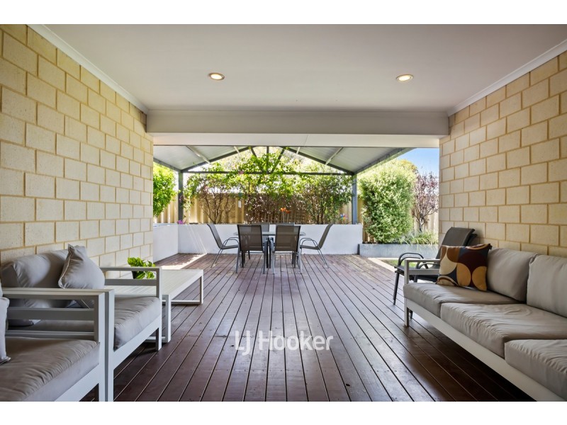 8 Adeline Drive, Millbridge WA 6232