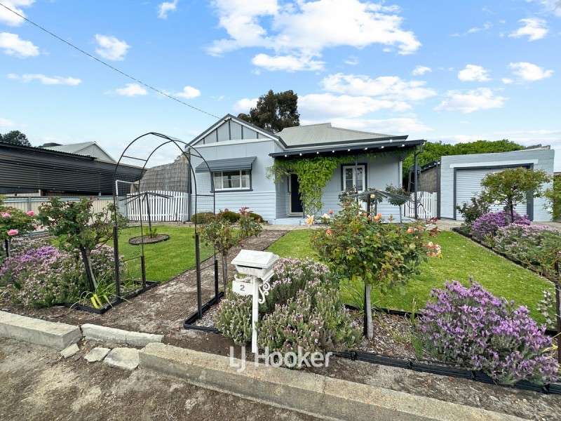 2 Holmes Street, Collie WA 6225